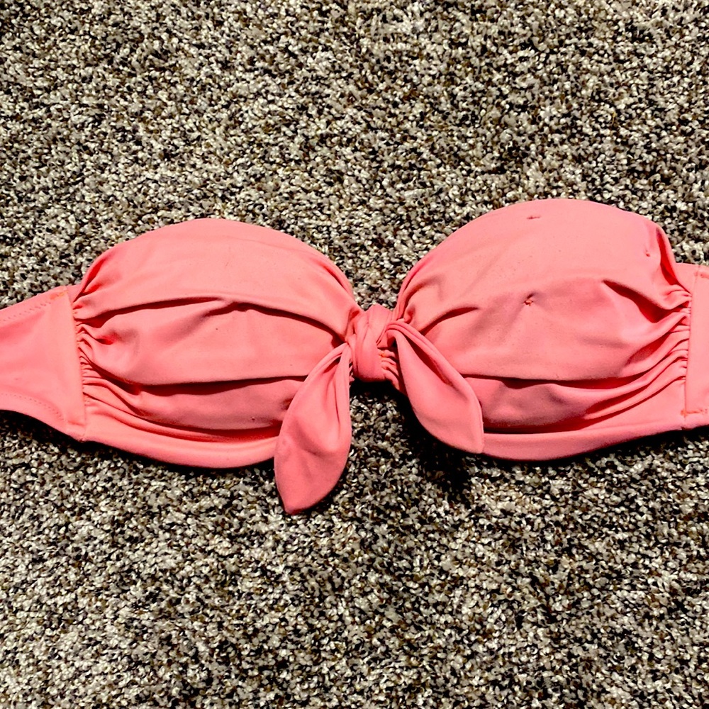 Victoria’s Secret 32B strapless bikini top